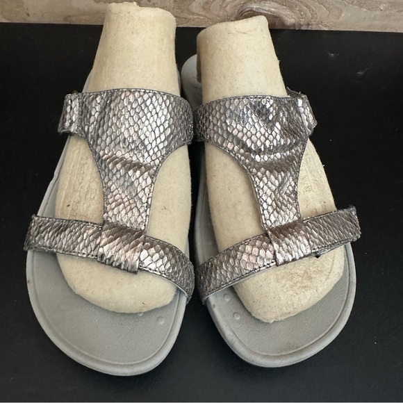 Vionic Ellie Metallic Pewter Snake Slip In Sandals Ladies Size 8 Arch Support - Picture 5 of 10